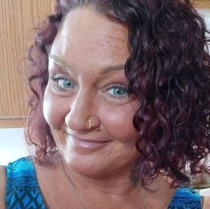 Meet your Posher, Lara